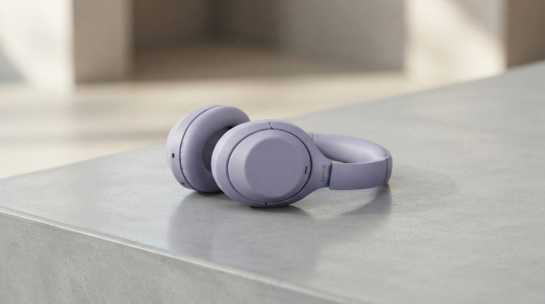 Sony atdzīvina leģendu: atgriežas XM4 austiņas ar jaunu cenu